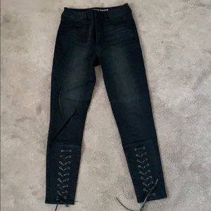 American Eagle Outfitters Super Hi-Rise Jeans